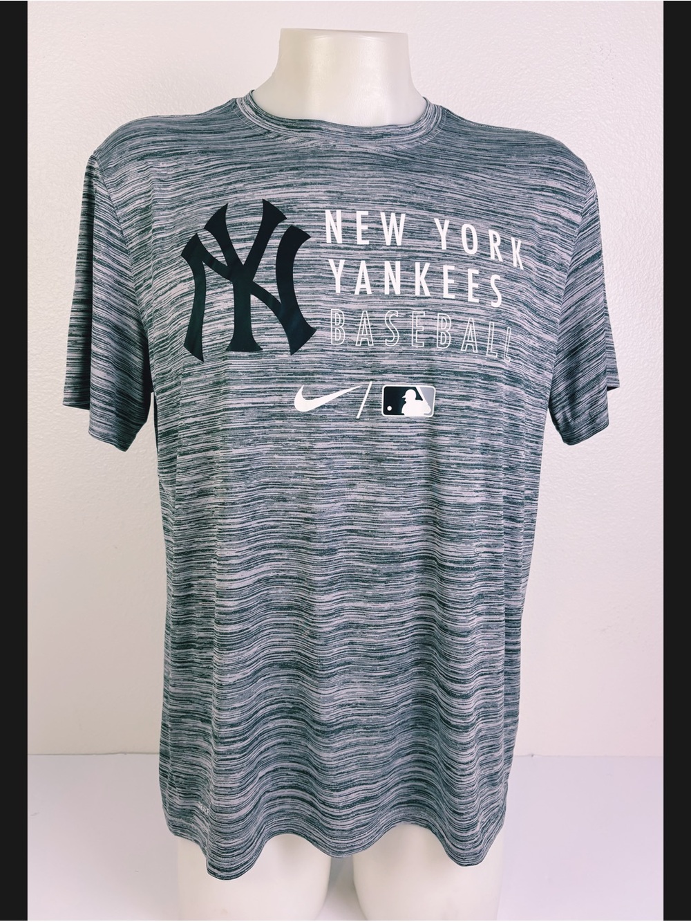 Nike New York Yankees Dri-FIT T-Shirt Men's
XL Gray MLB Baseball